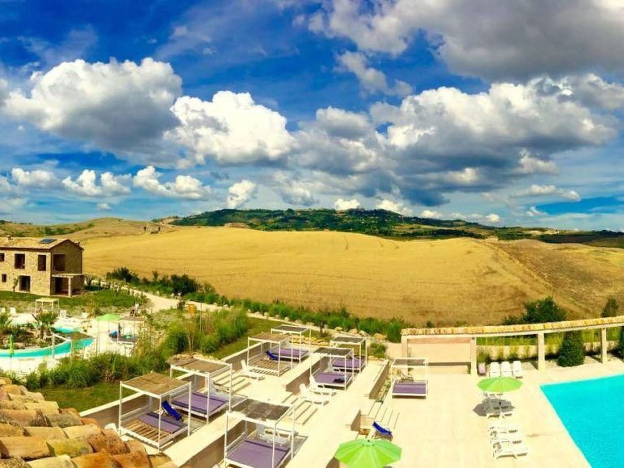 "Villa Allegria" mit Gemeinschaftspool-Binnen