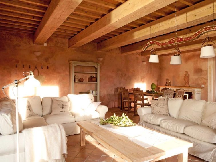 8-persoons appartement met bergzicht in Volterra · 134 m² in Volterra