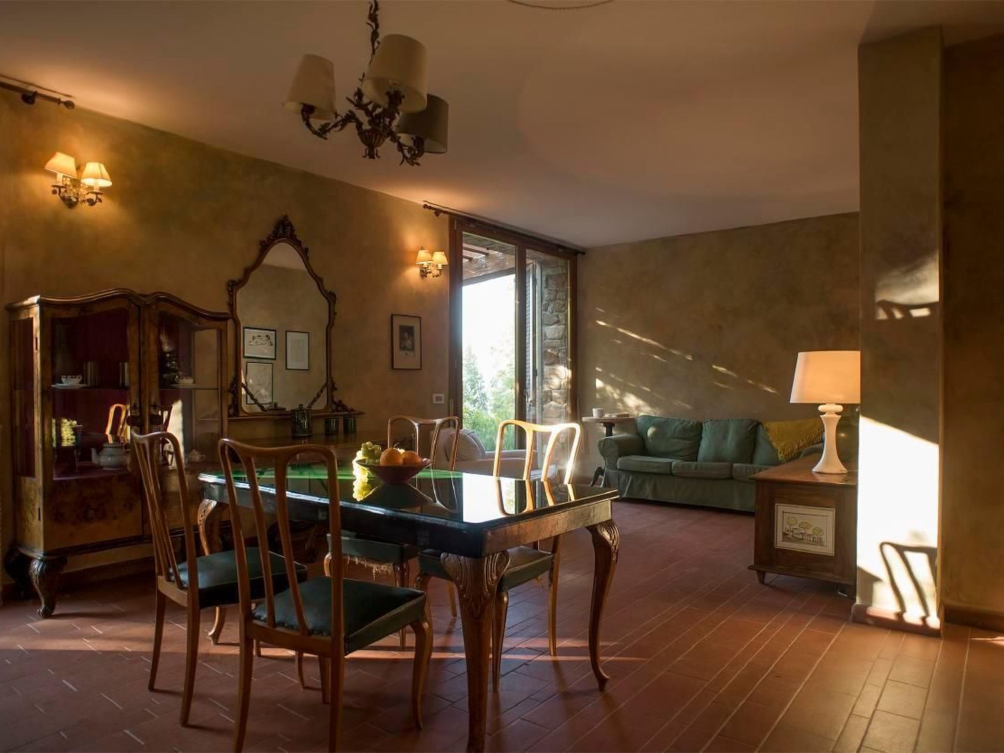 "Villa Felicita" mit Pool-Binnen