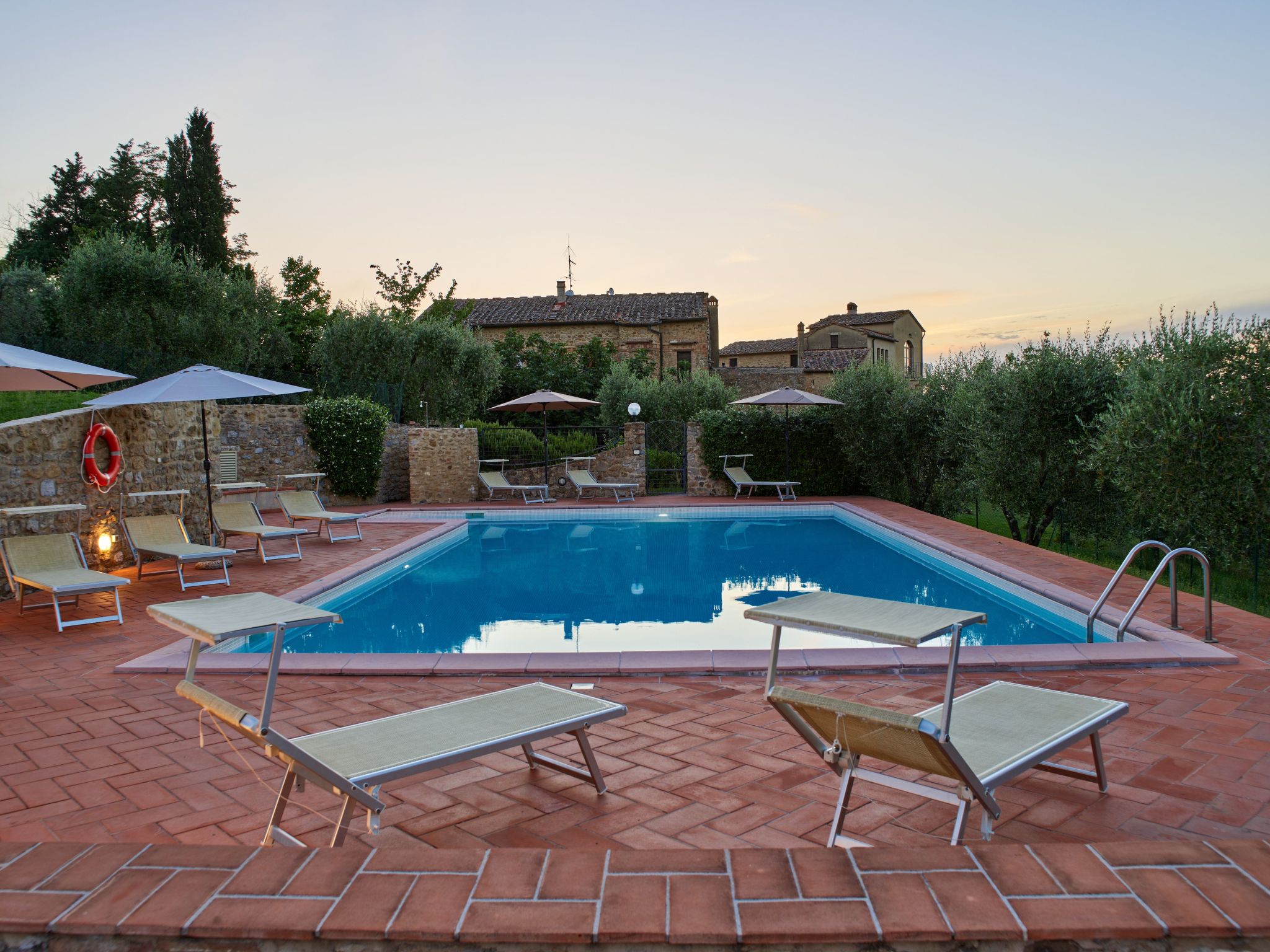 La Torre-Image-tags.info