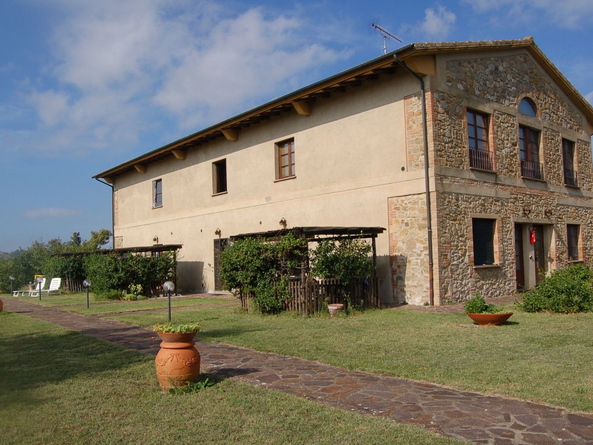 Schönes Ferienhaus in Volterra mit Großem Garten