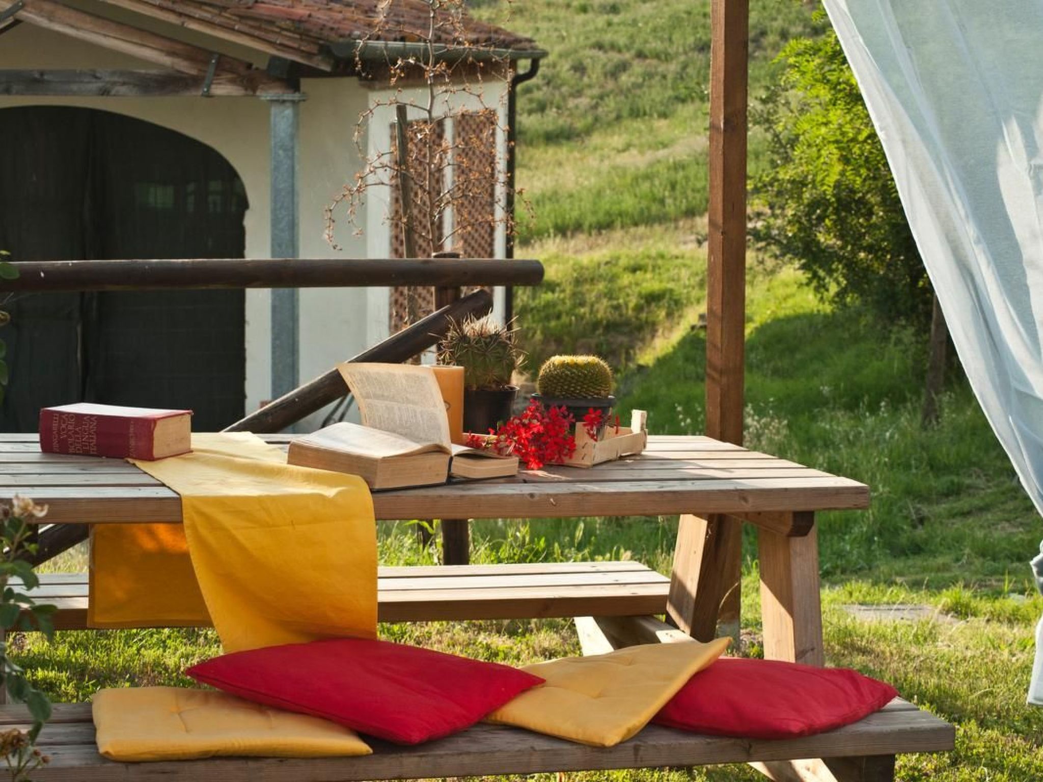 Biancospino' Wohnung mit Schwimmbad-Outside