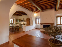 Authentiek Toscaans landhuis voor 14 personen met privézwembad bij Chianti - thumbnail 4