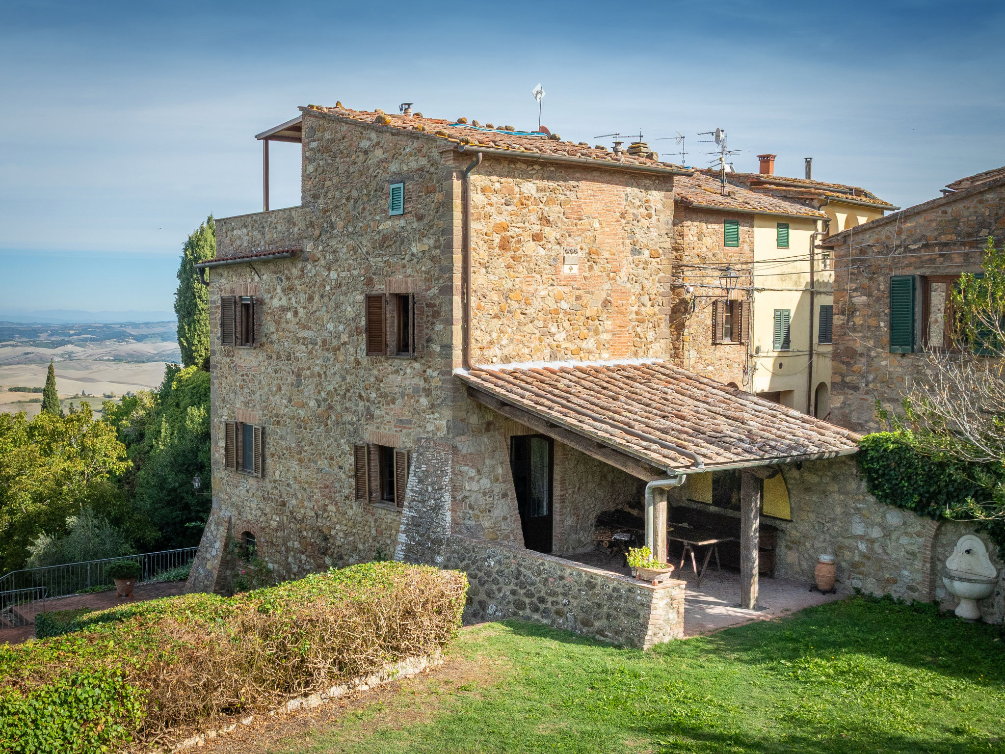 La casa di famiglia - Buiten