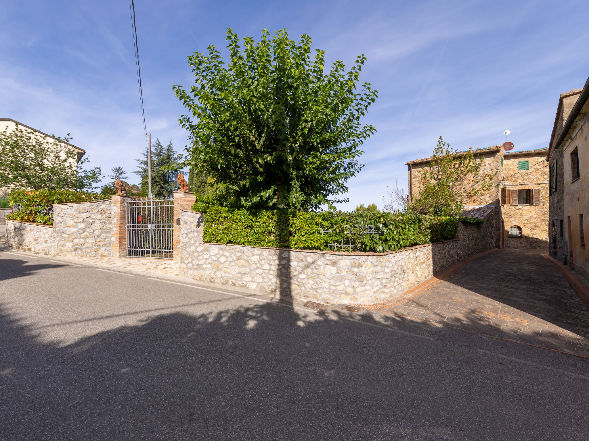 La casa di famiglia - Buiten