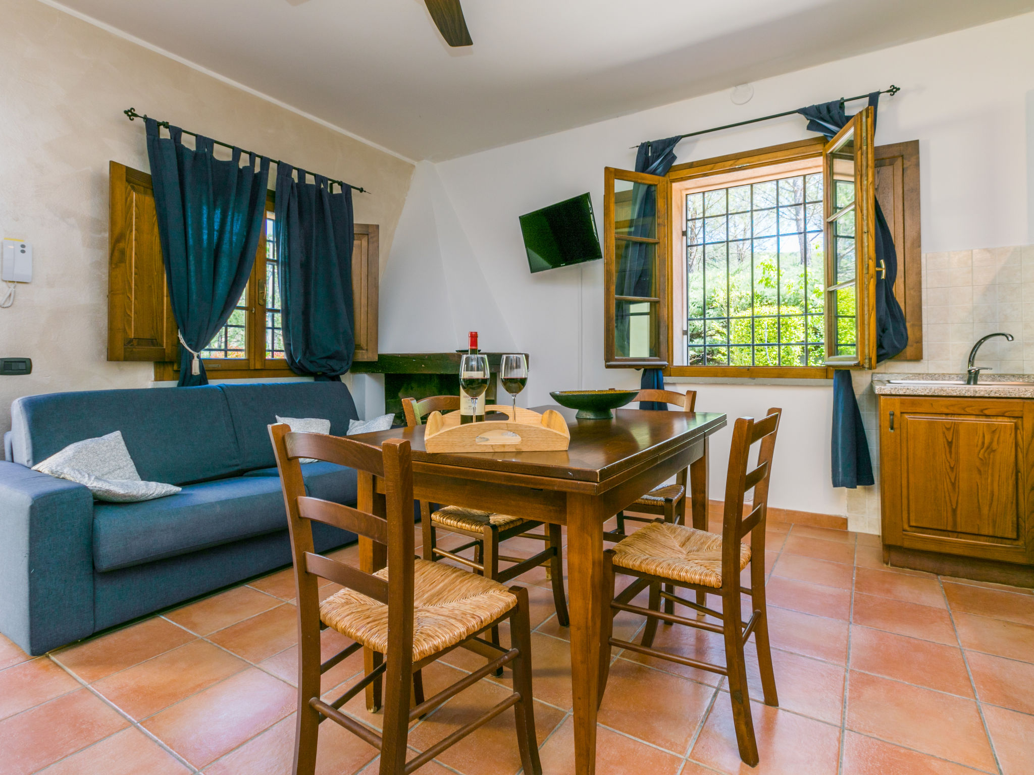 Kitchen / Dining Room