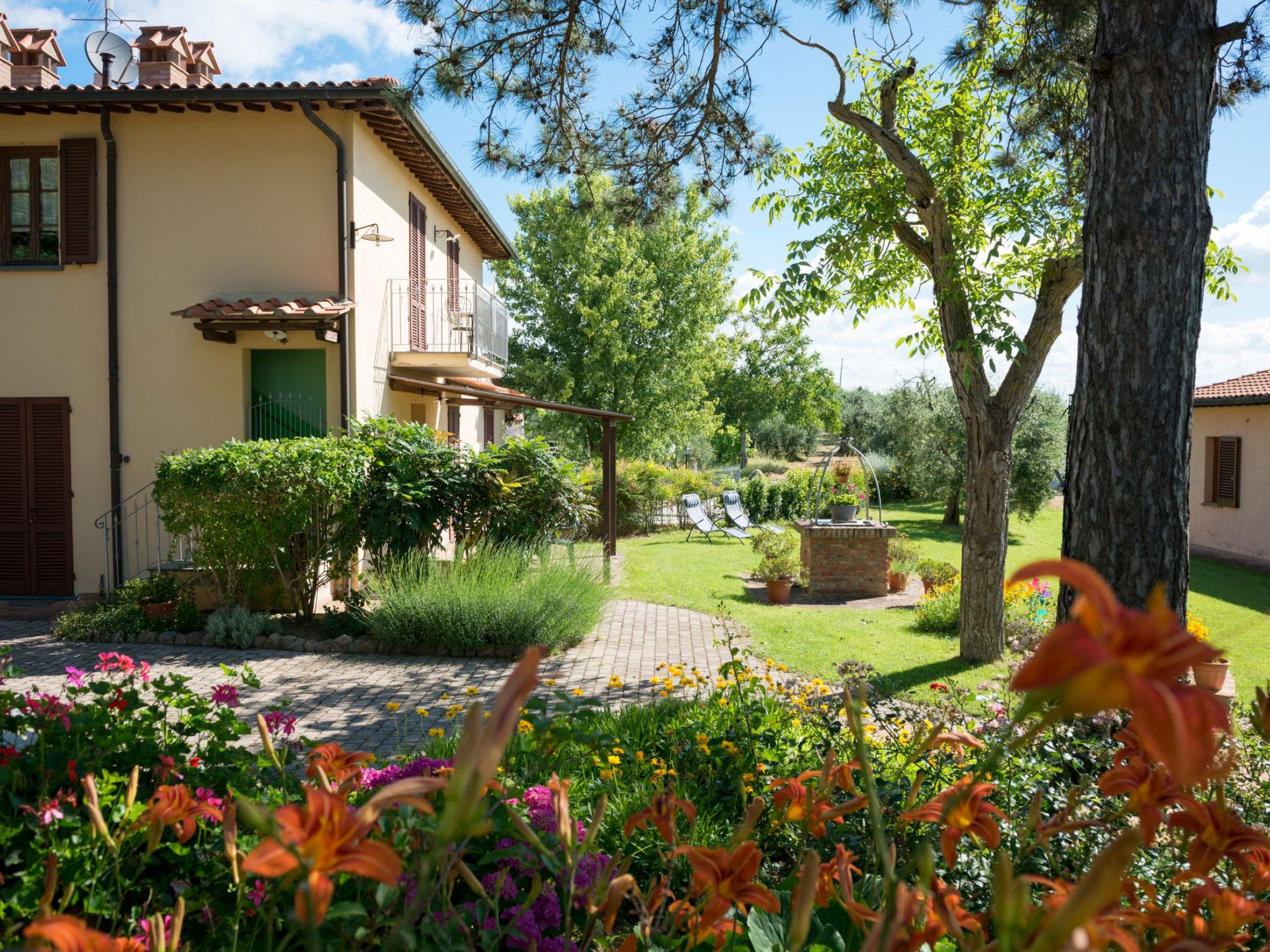 Ferienappartement mit Garten und Panoramablick-Binnen