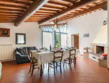 Rustiek landhuis met privézwembad tussen de wijngaarden bij San Gimignano - thumbnail 4