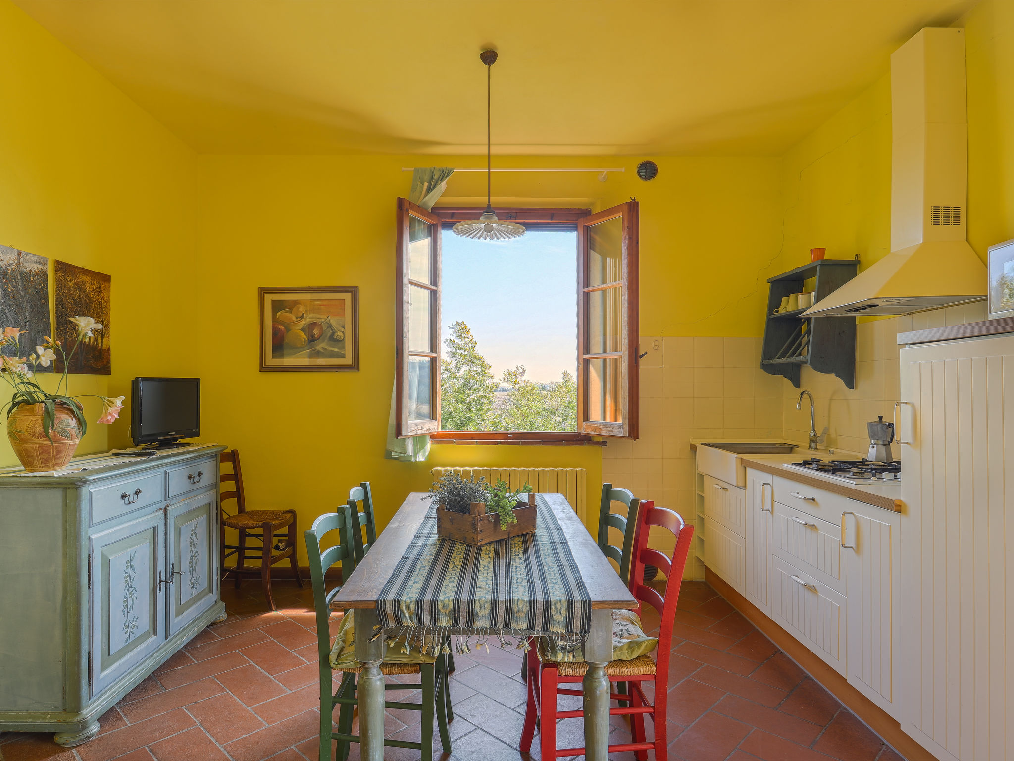 Kitchen / Dining Room