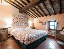 Historisch appartement in Toscaanse boerderij met zwembad en uitzicht - thumbnail 6