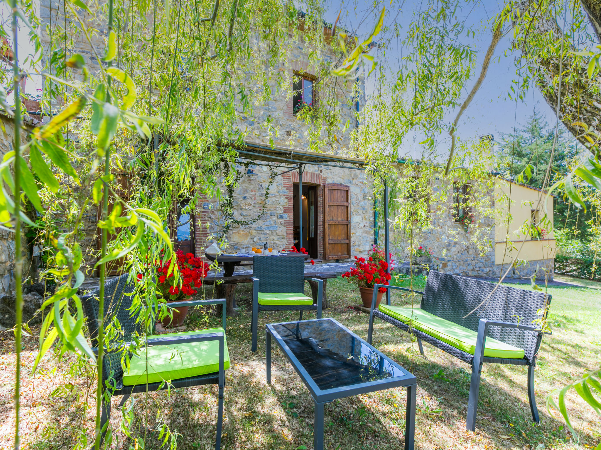Pino di Sopra-Outside
