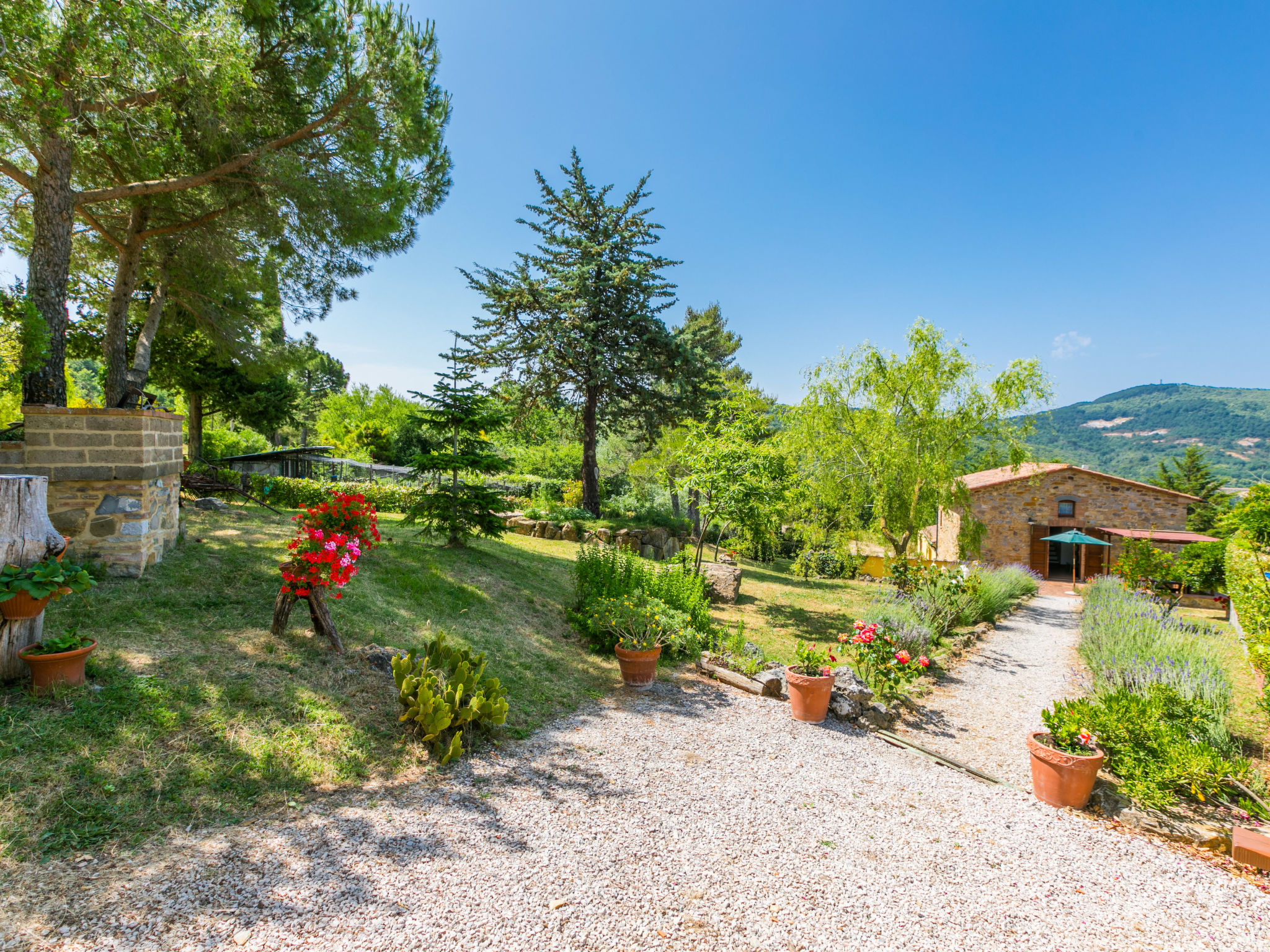 Pino di Sopra-Outside