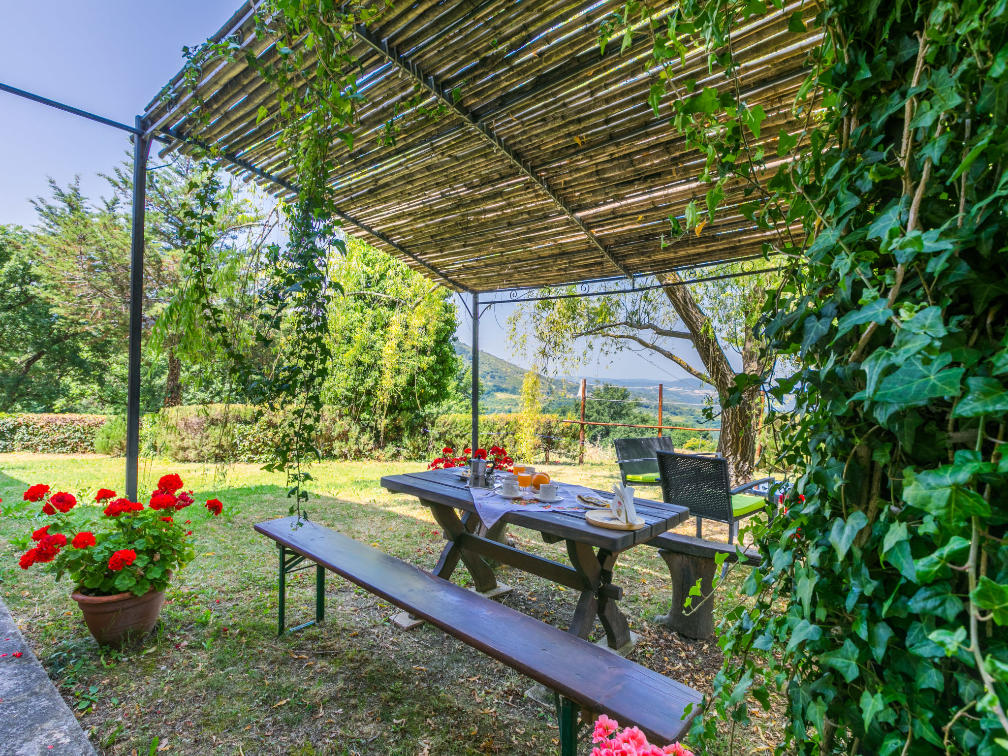 Pino di Sopra-Outside
