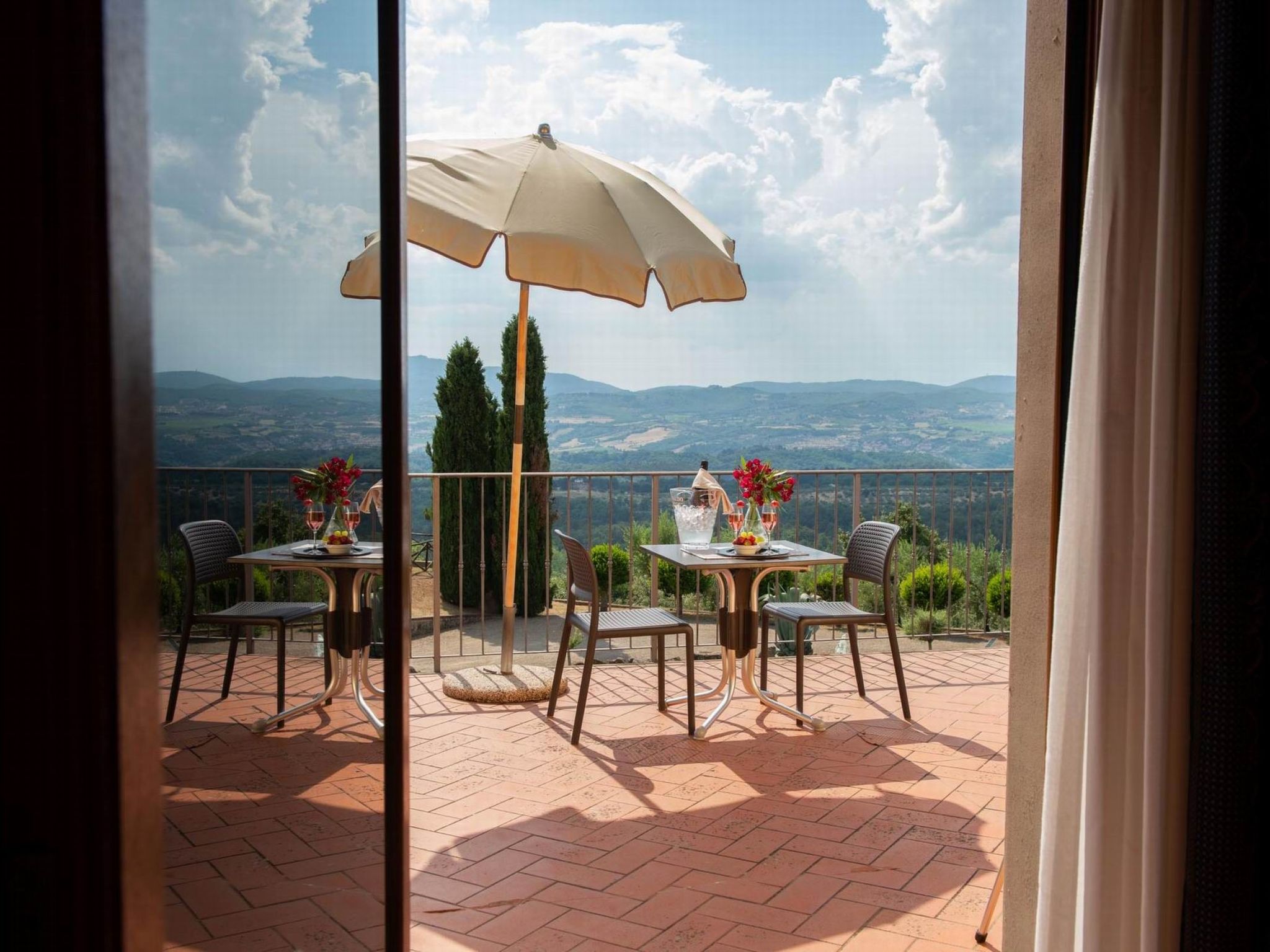 Unterkunft in der Residenz, Schwimmbad, Tennis, Restaurant-Dehors