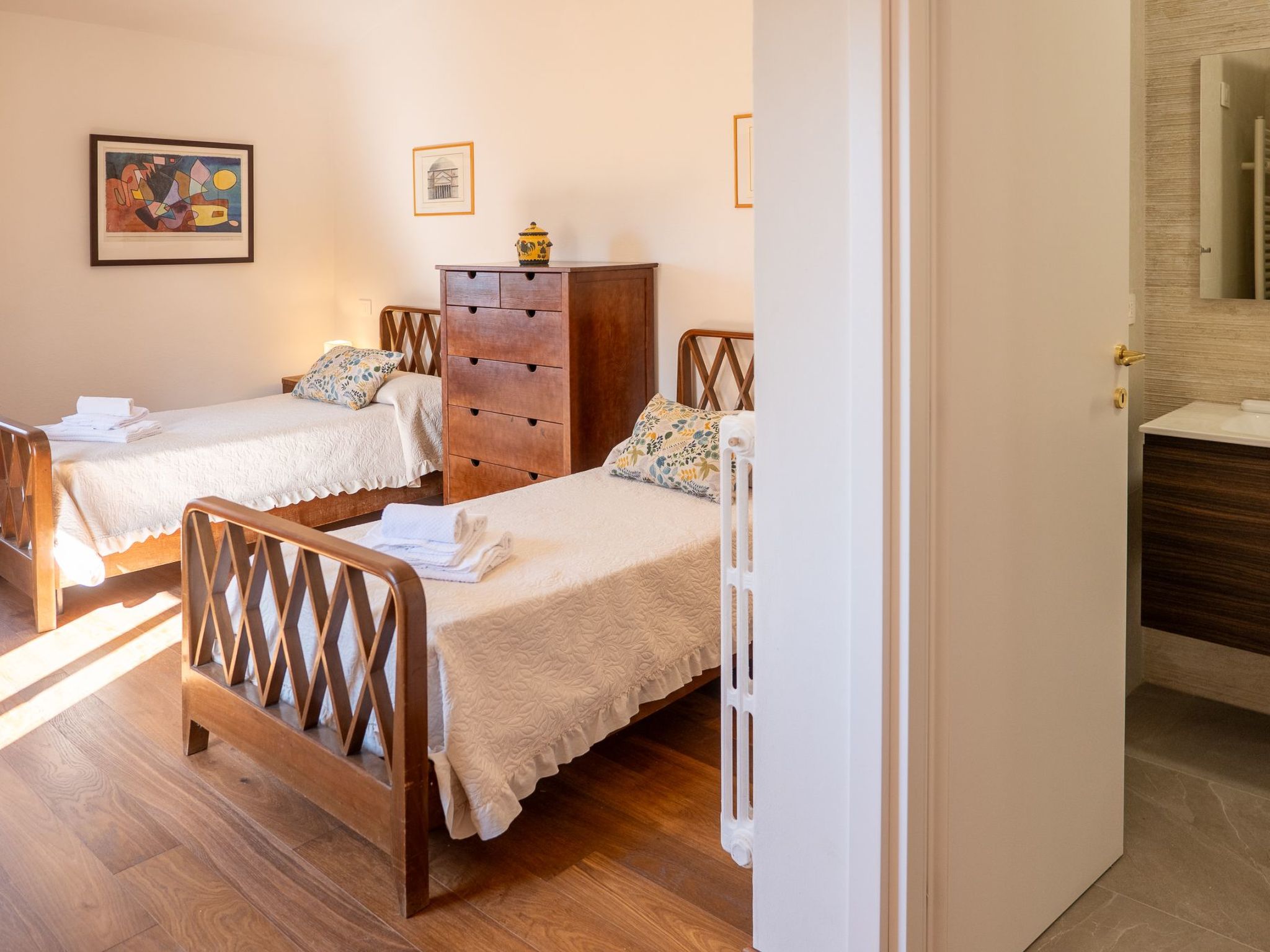 Geräumige Wohnung mit 3 Schlafzimmern und 3 Bädern-Image-tags.info