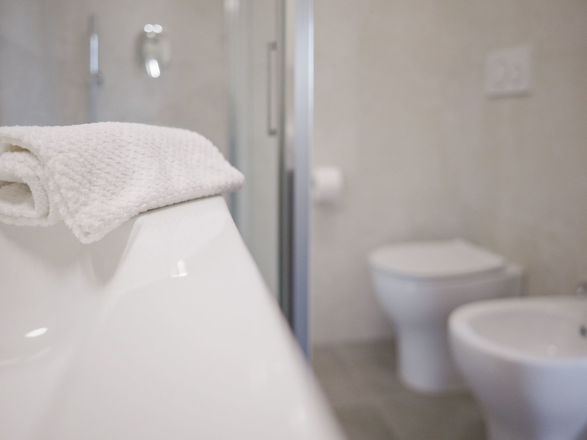 Geräumige Wohnung mit 3 Schlafzimmern und 3 Bädern-Image-tags.info