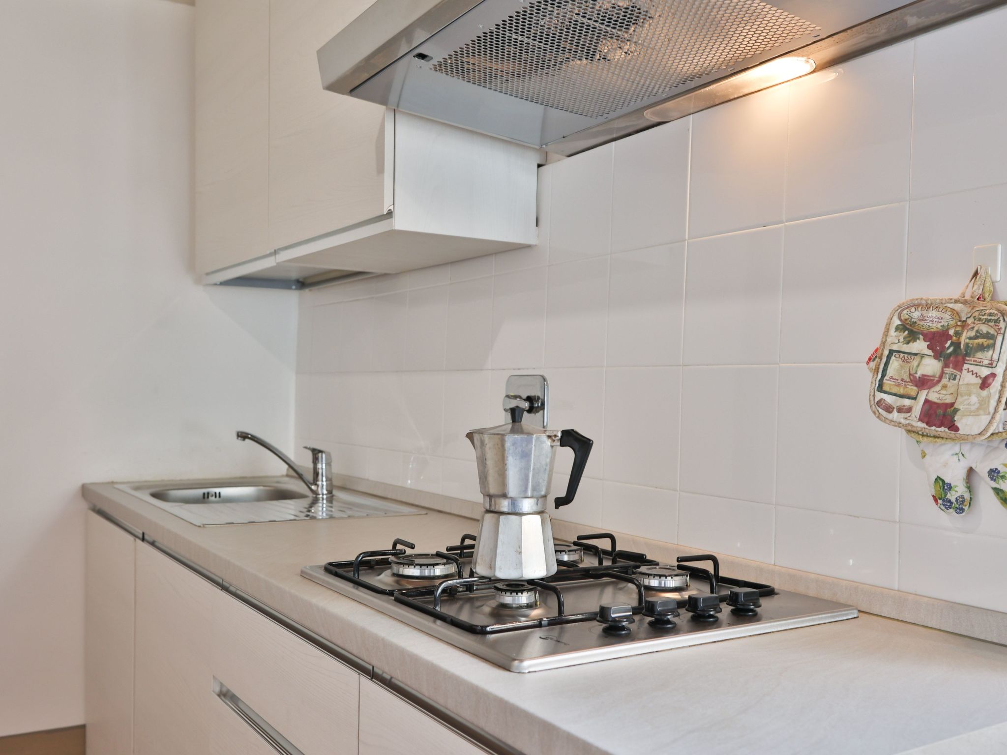 Große Wohnung mit 3 Schlafzimmern und 4 Bädern-Image-tags.info