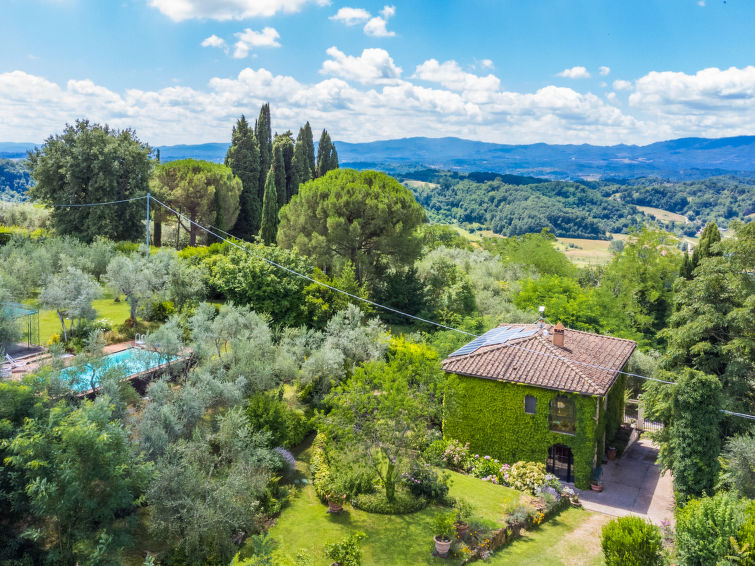 Villa Vittoria in Reggello: luxe villa met privézwembad voor 6 personen in Reggello