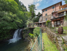 Giallo: Historische molen met verwarmd zwembad en waterval in Toscane - thumbnail 6