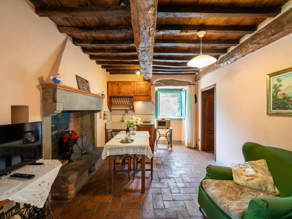 Rosa — Kitchen / Dining Room