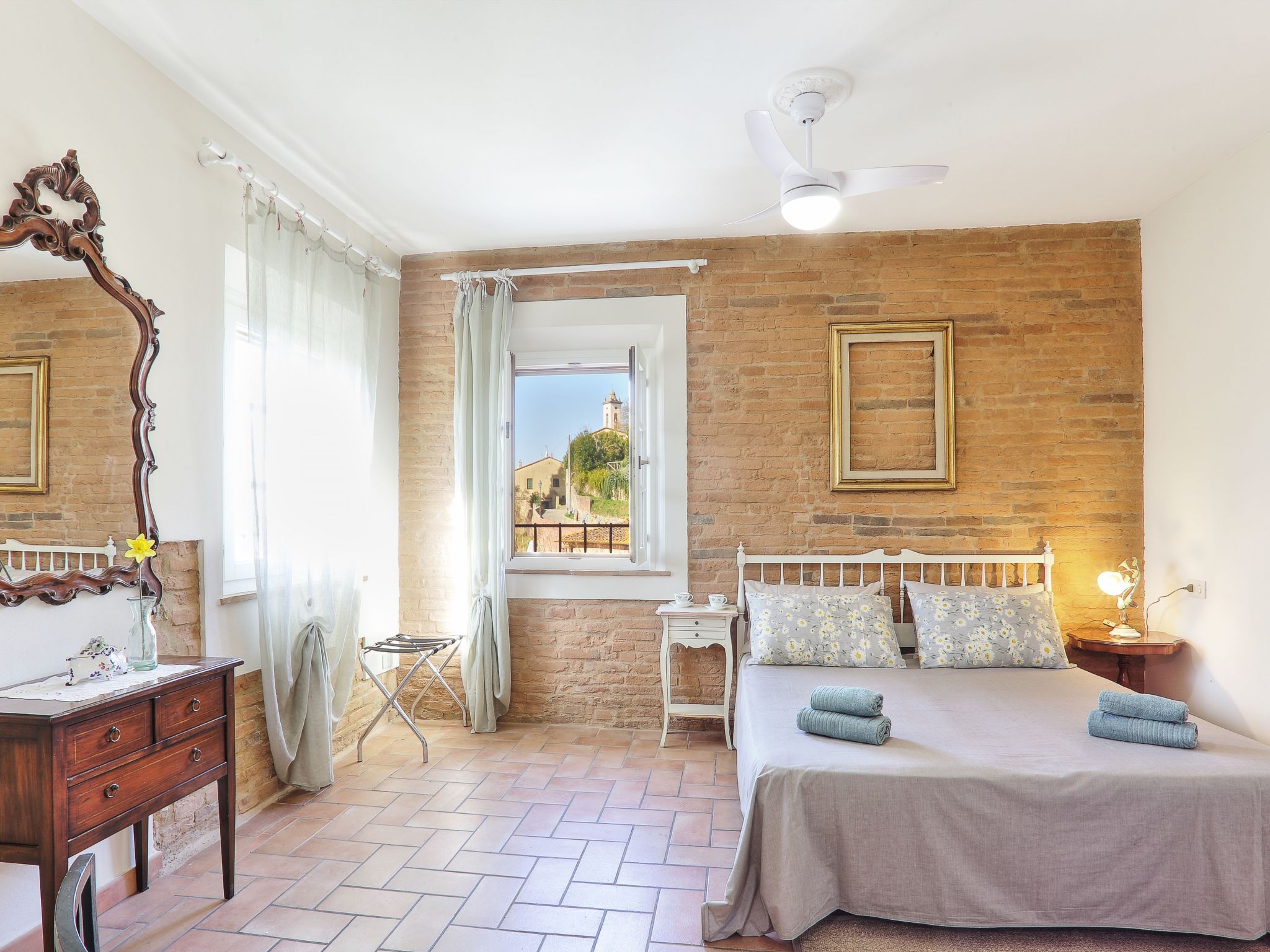 Appartement in Palaia mit Großem Garten-Dedans