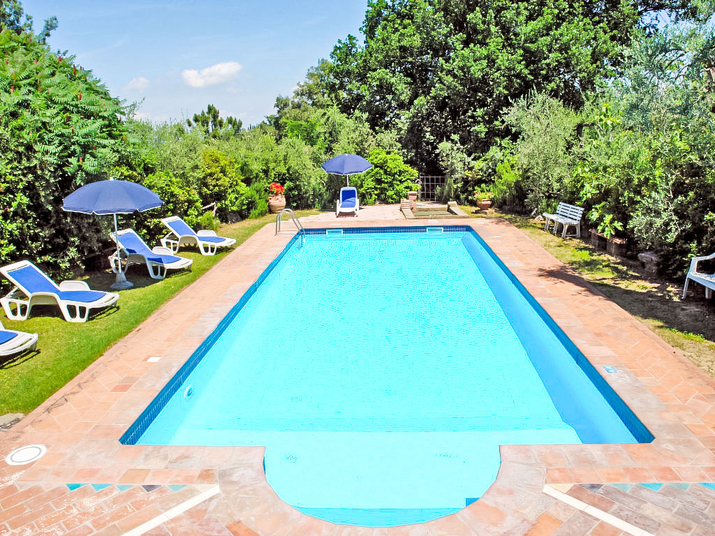 Podere Rasenna — Pool Outdoor
