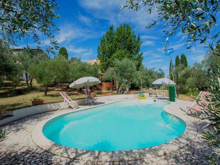 Vakantiehuis met omheinde tuin in Chianni (Italië) 1 hond is welkom