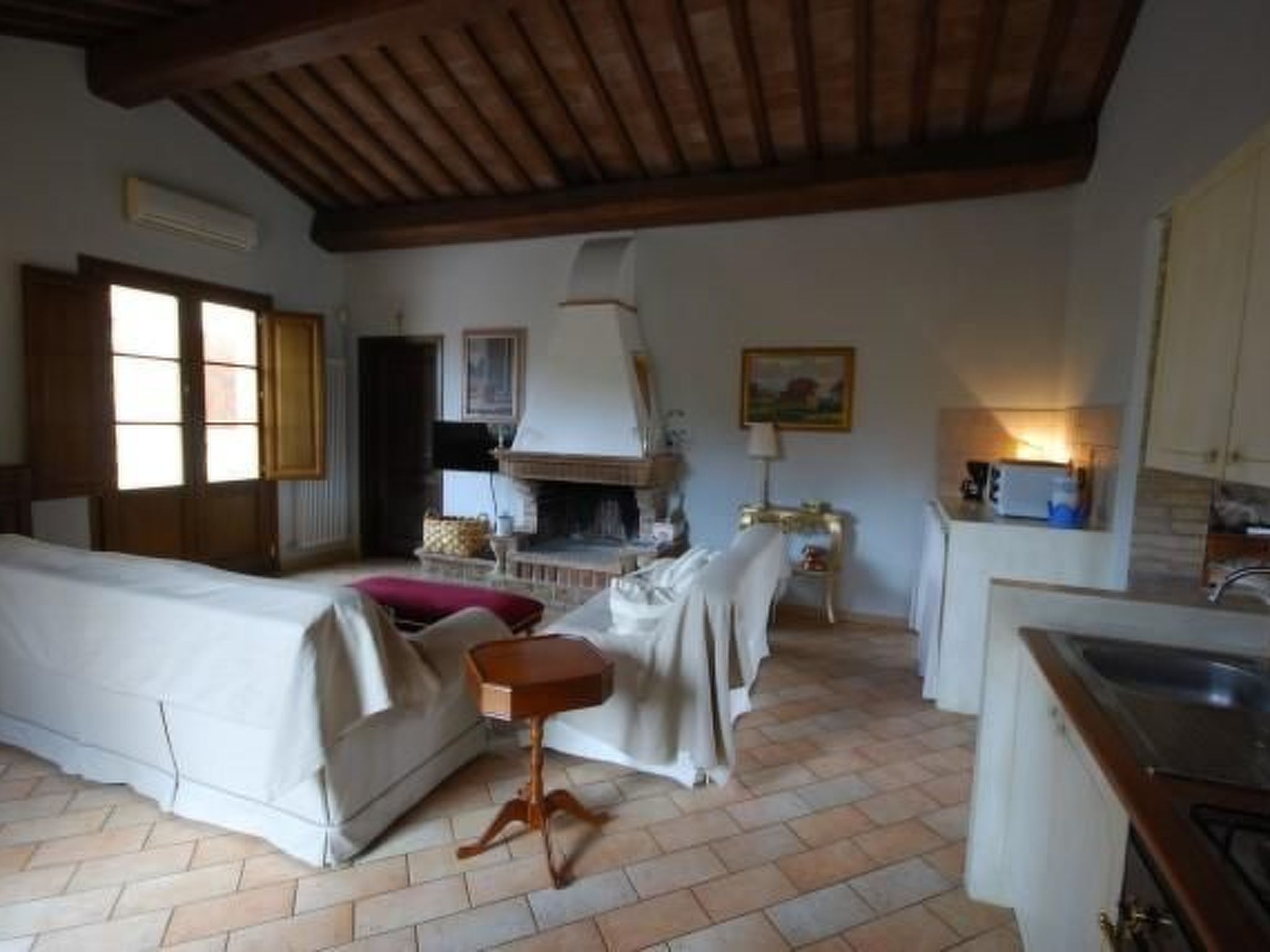 Gemütliches Ferienhaus mit Privatem Pool-Drinnen