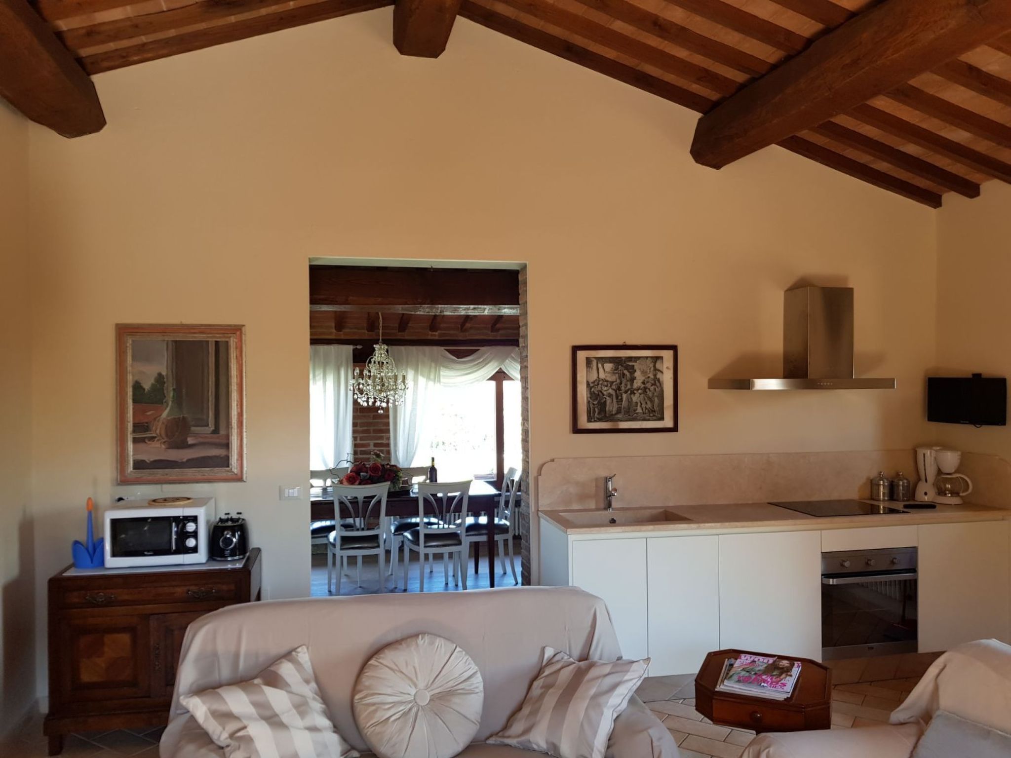 Gemütliches Ferienhaus mit Privatem Pool-Drinnen