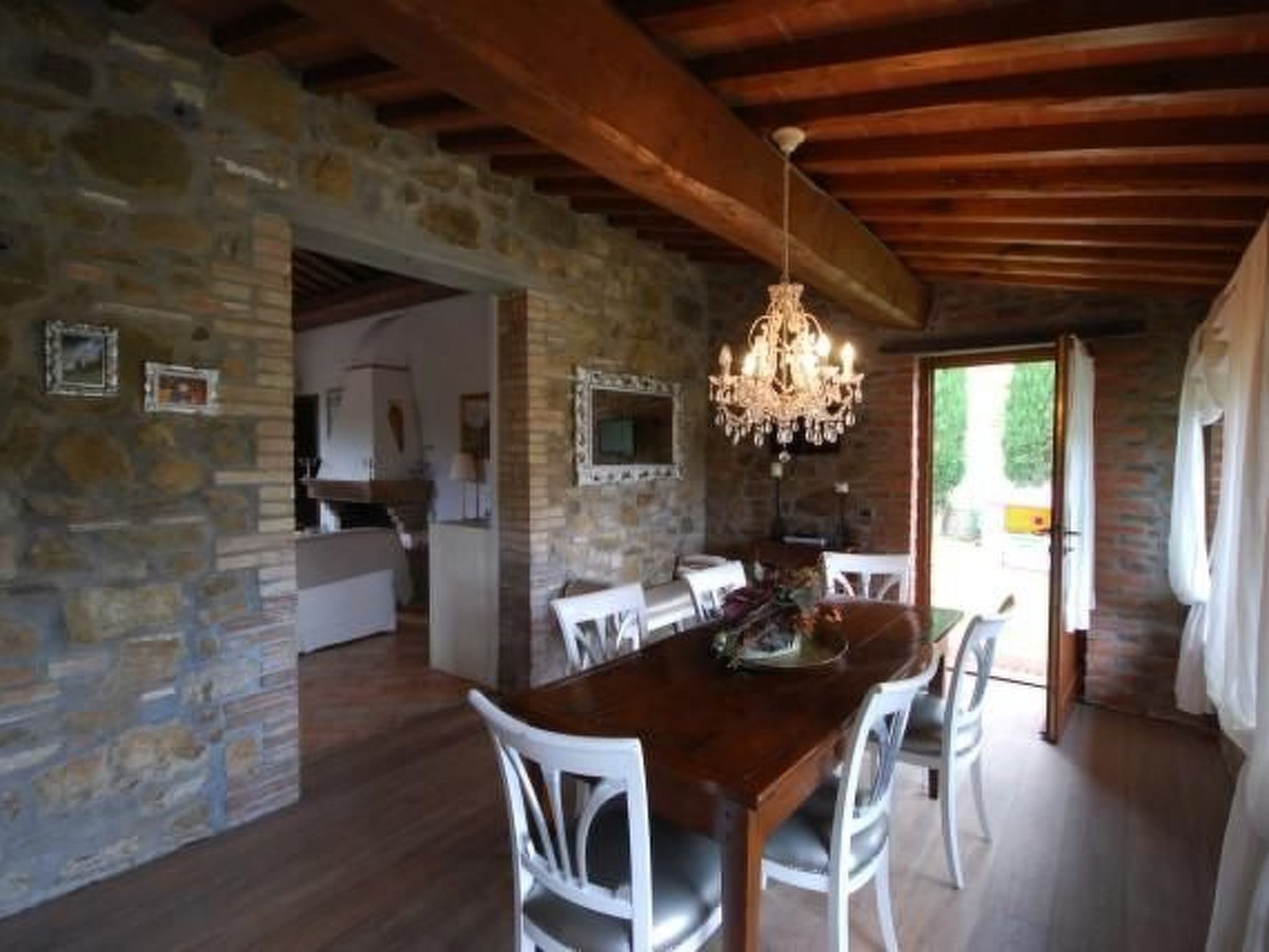 Gemütliches Ferienhaus mit Privatem Pool-Drinnen