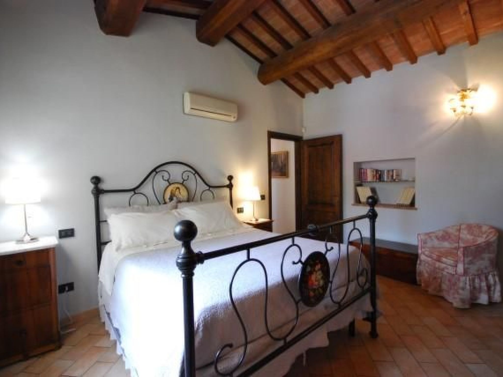 Gemütliches Ferienhaus mit Privatem Pool-Drinnen