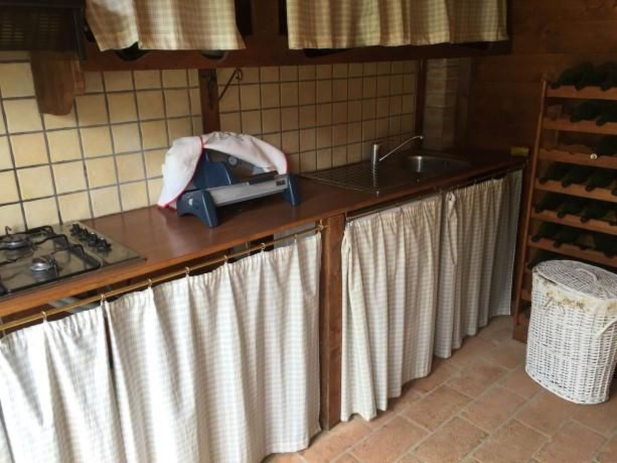 Gemütliches Ferienhaus mit Privatem Pool-Drinnen