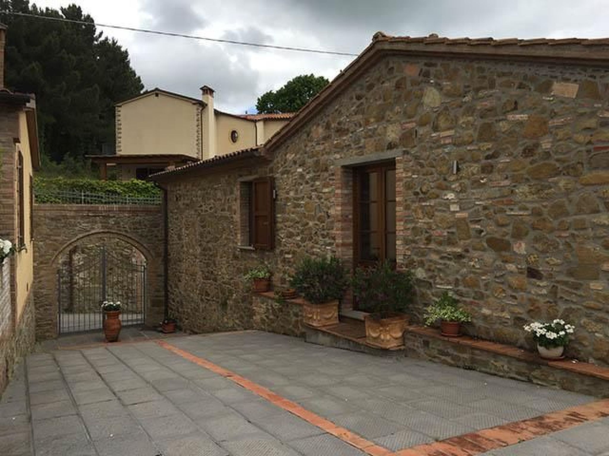 Gemütliches Ferienhaus mit Privatem Pool-Drinnen