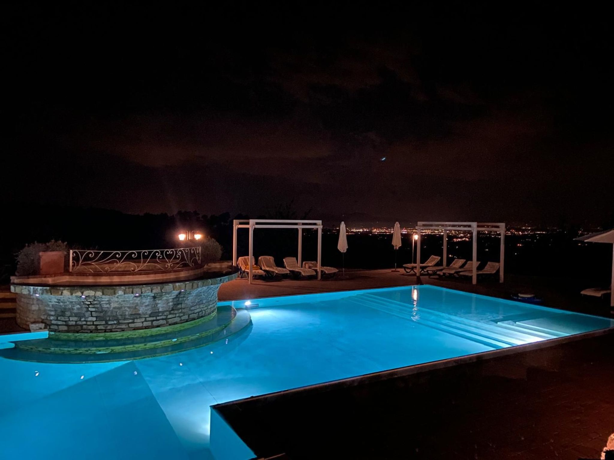 Für 10 Personen und 4 Kinder in Chianni, Toskana (Provinz Pisa)-Binnen