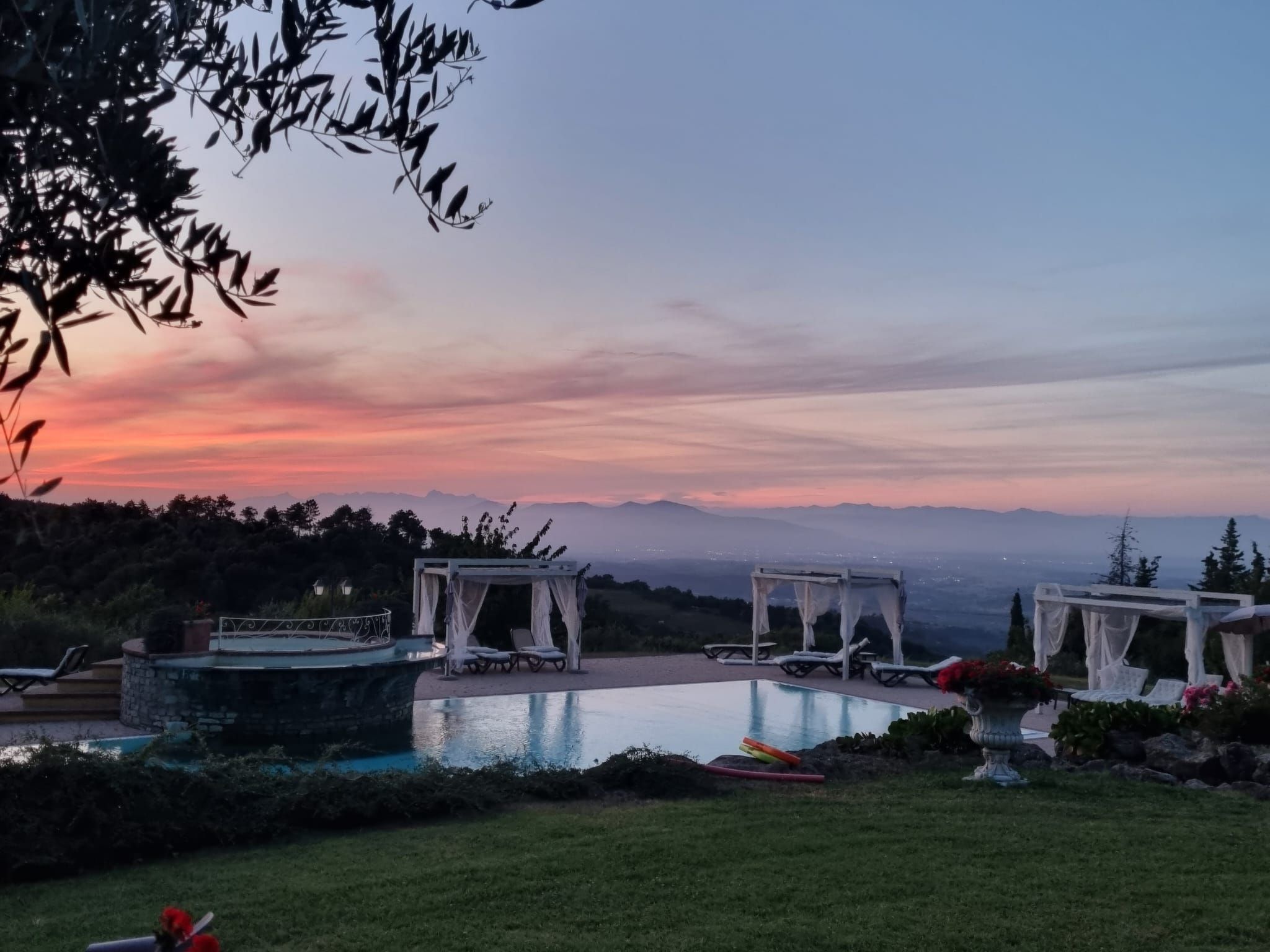 Für 10 Personen und 4 Kinder in Chianni, Toskana (Provinz Pisa)-Binnen