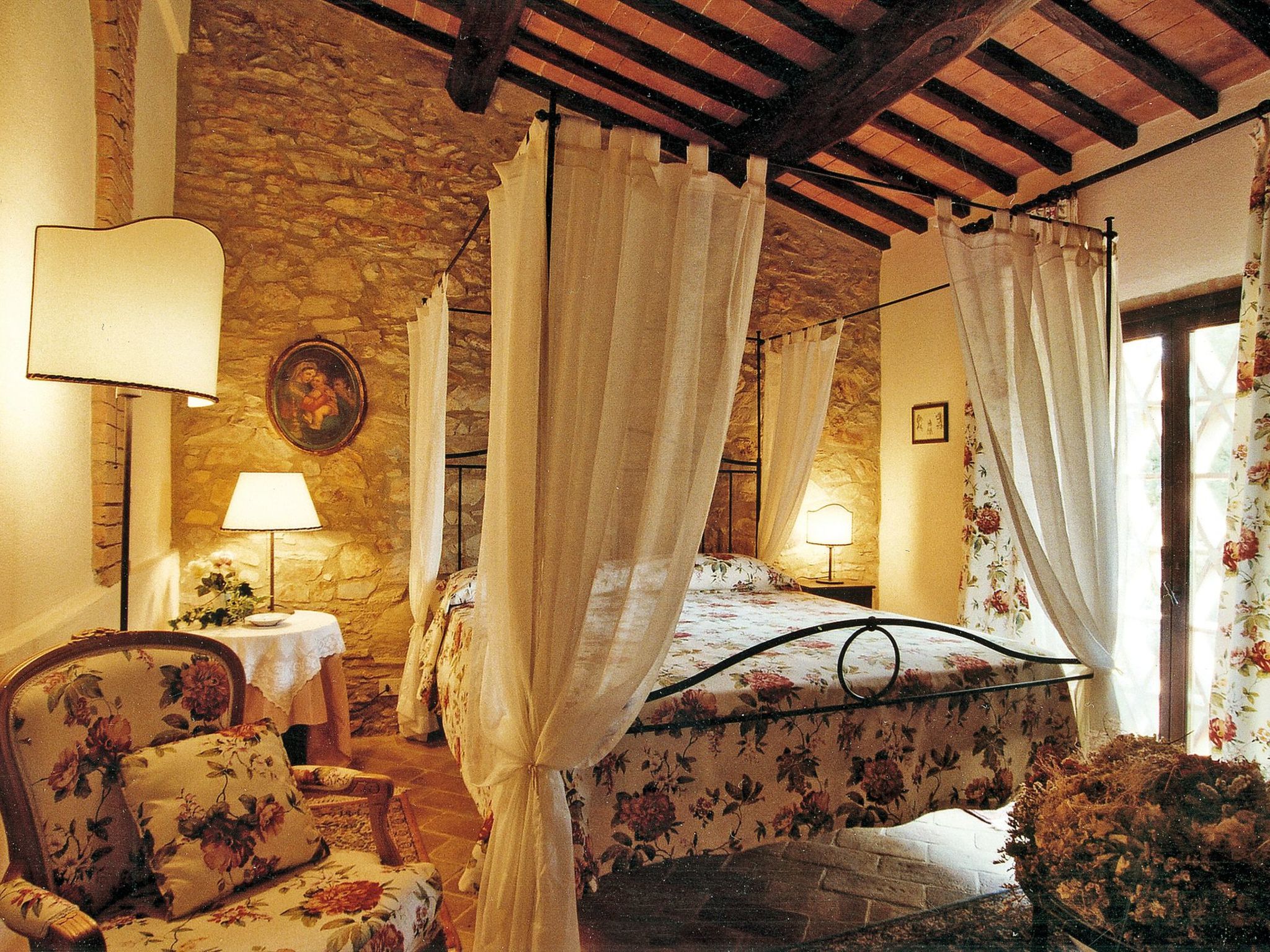 Gartenrotschwanzmascie-Drinnen