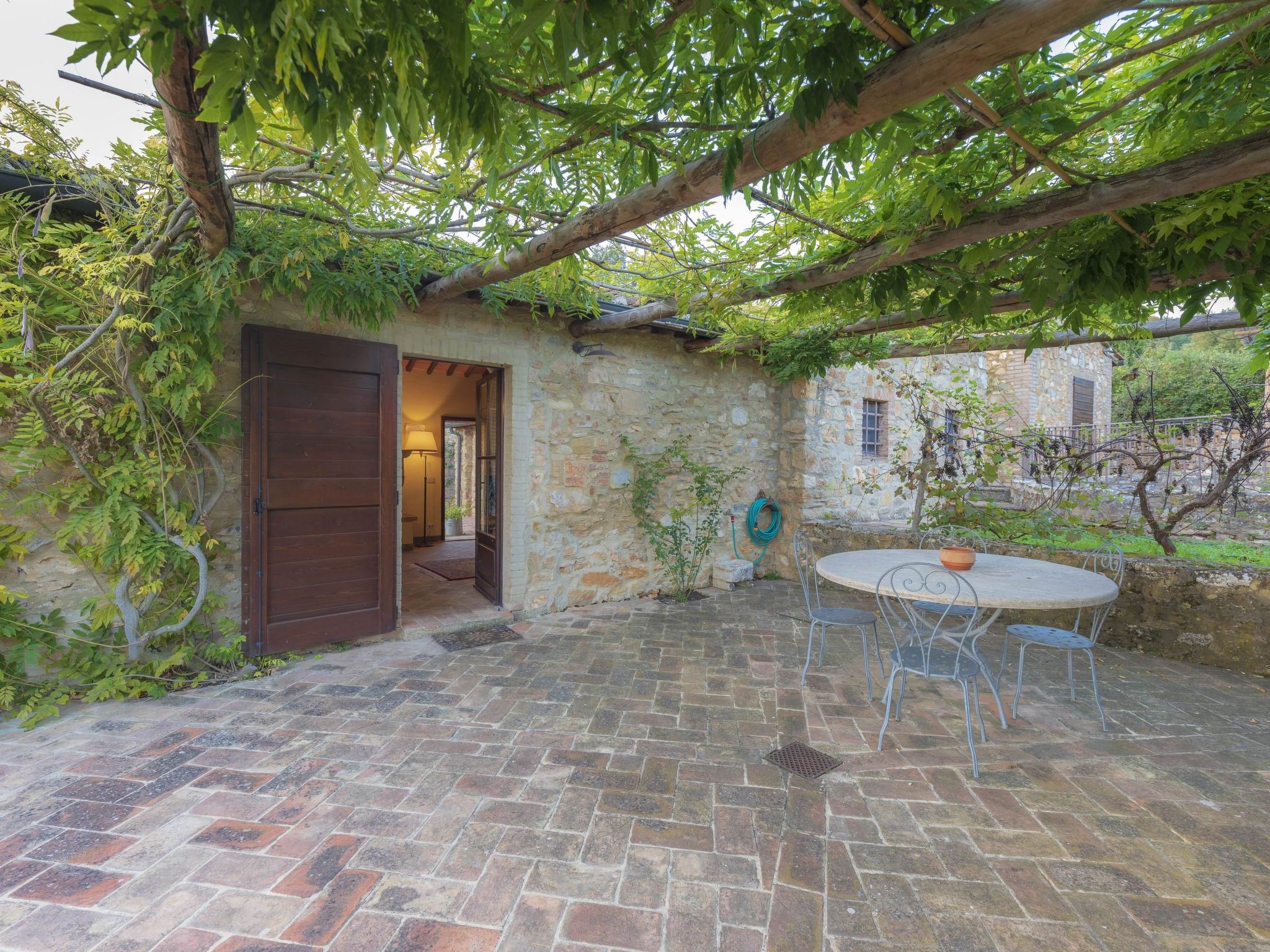 Mascie Merlo-Image-tags.info