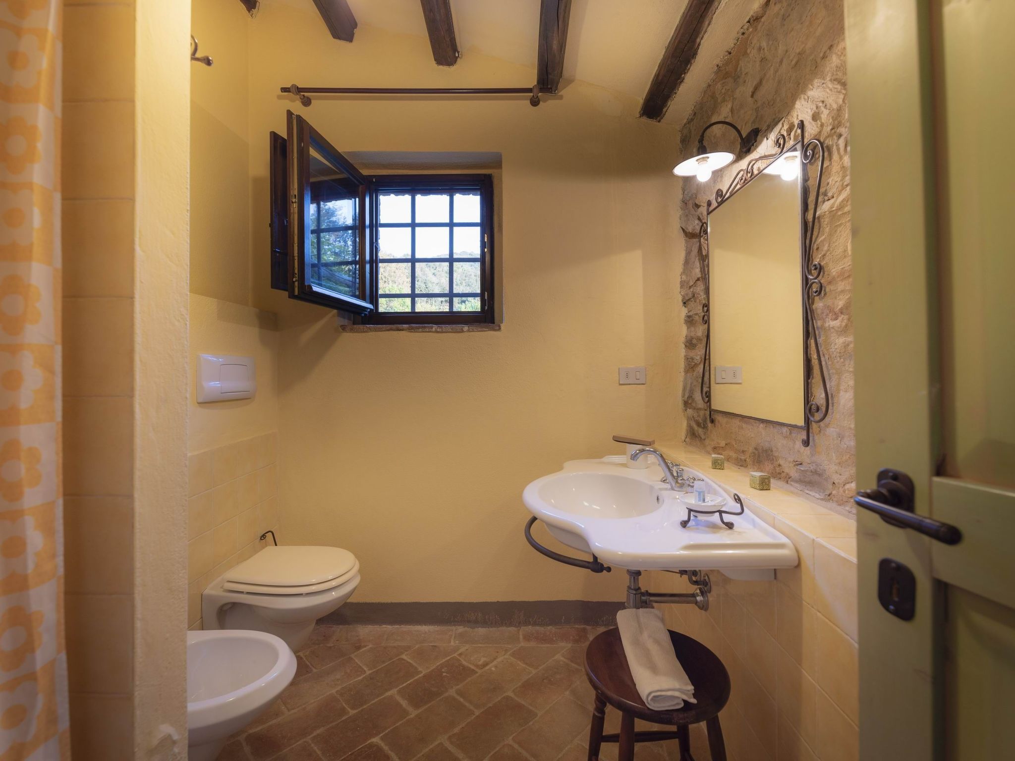 Mascie Merlo-Image-tags.info