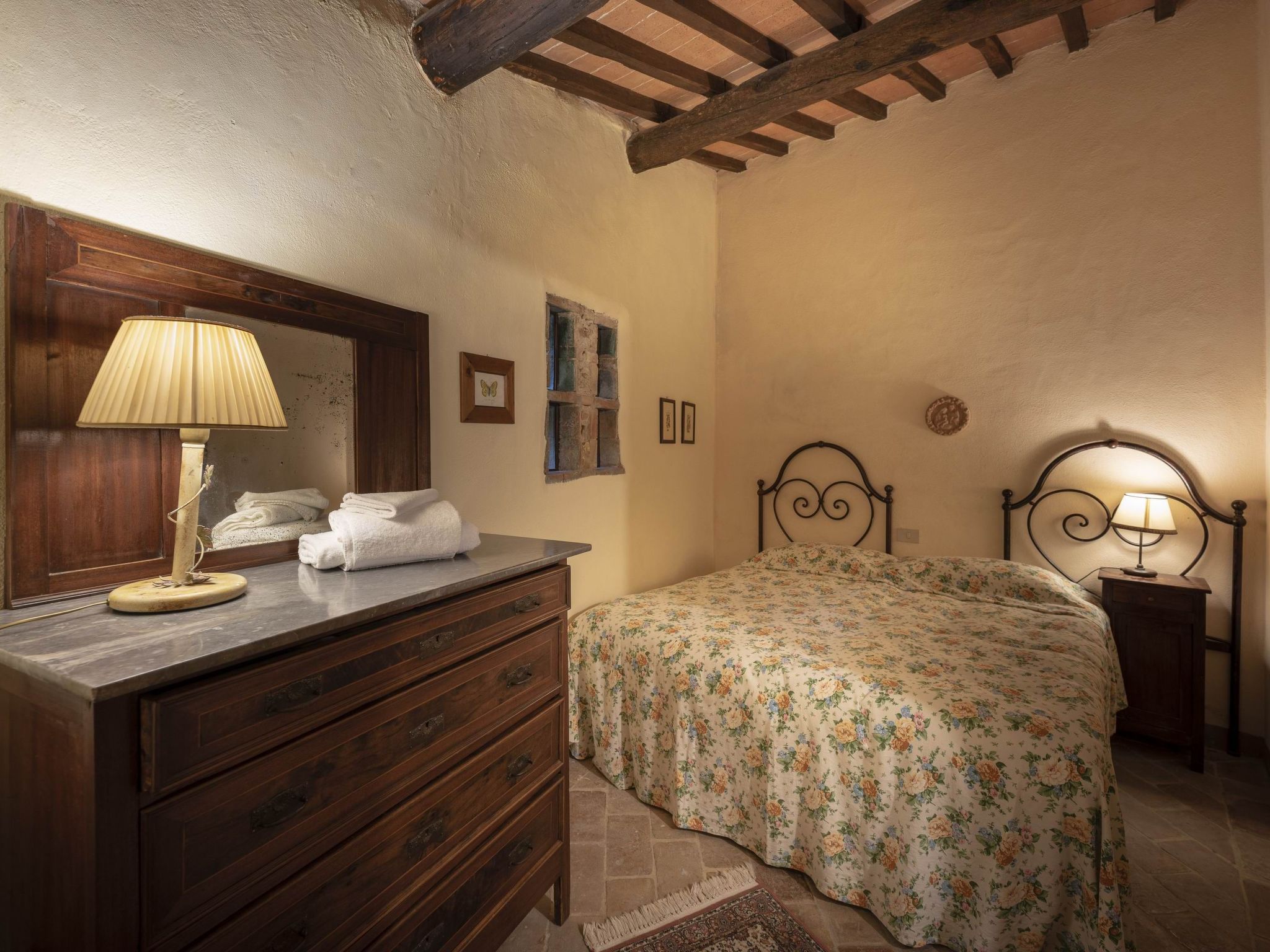 Mascie Merlo-Image-tags.info