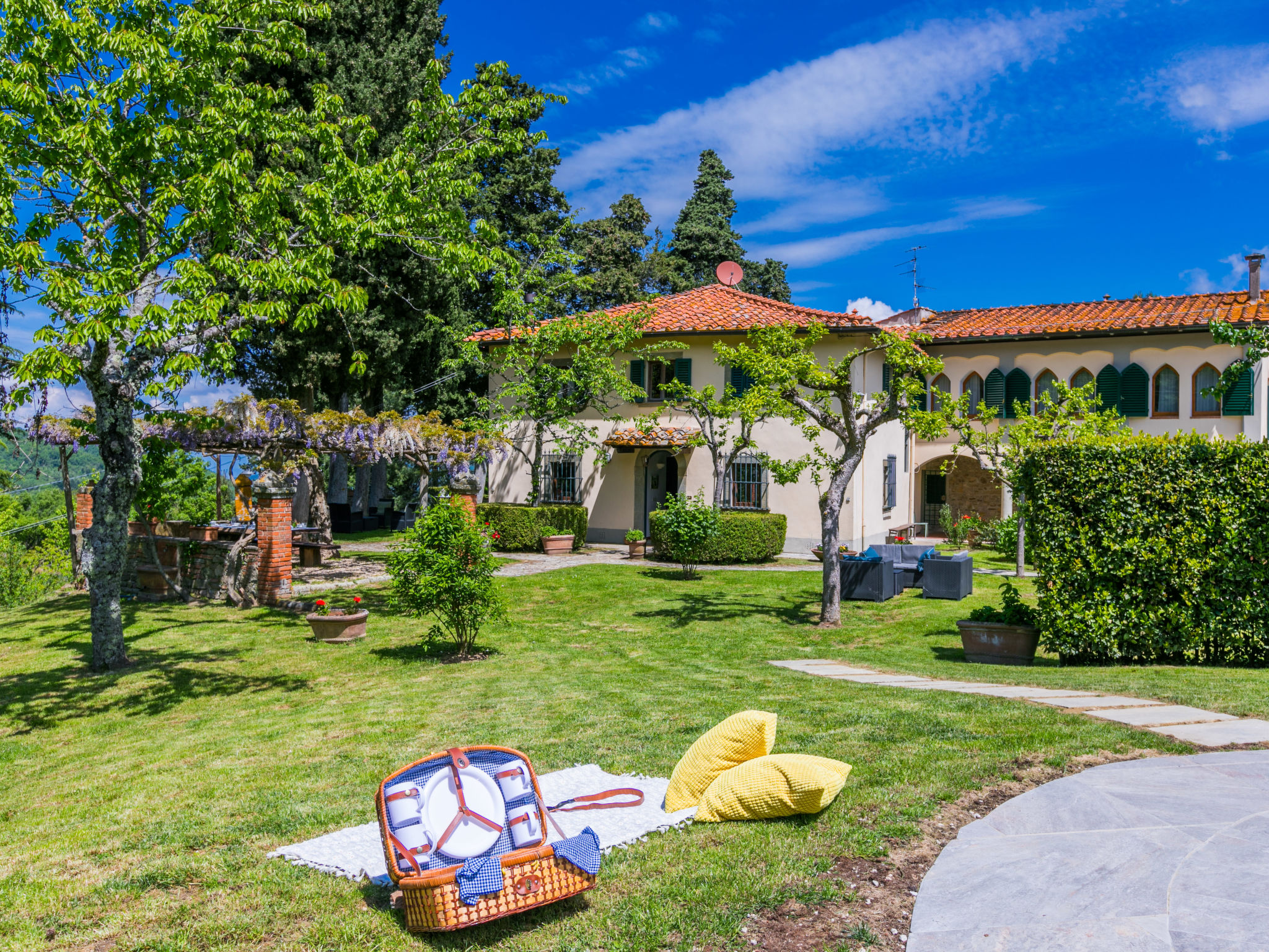 Borgo Castagnoli-Buiten
