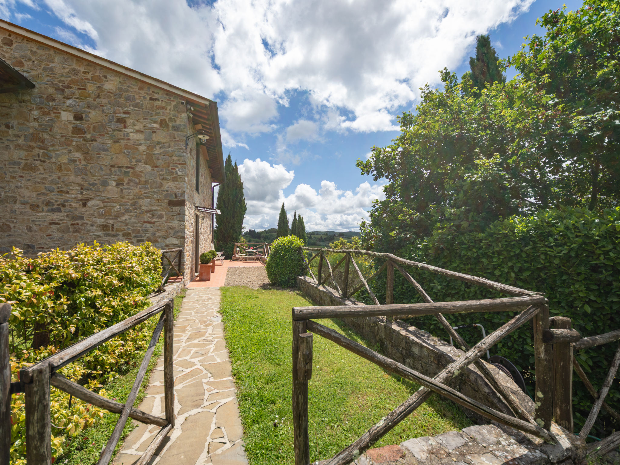 La Corte-Outside