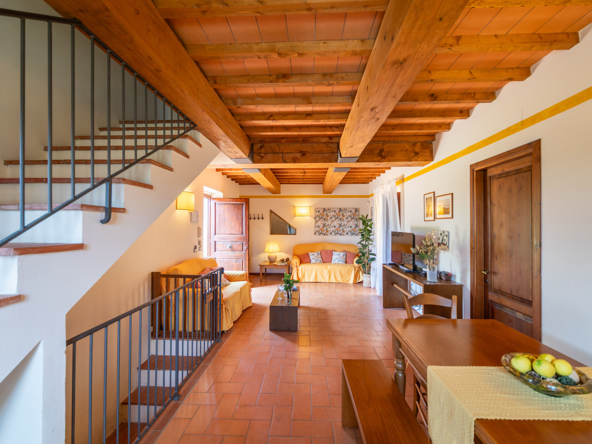 La Corte-Inside