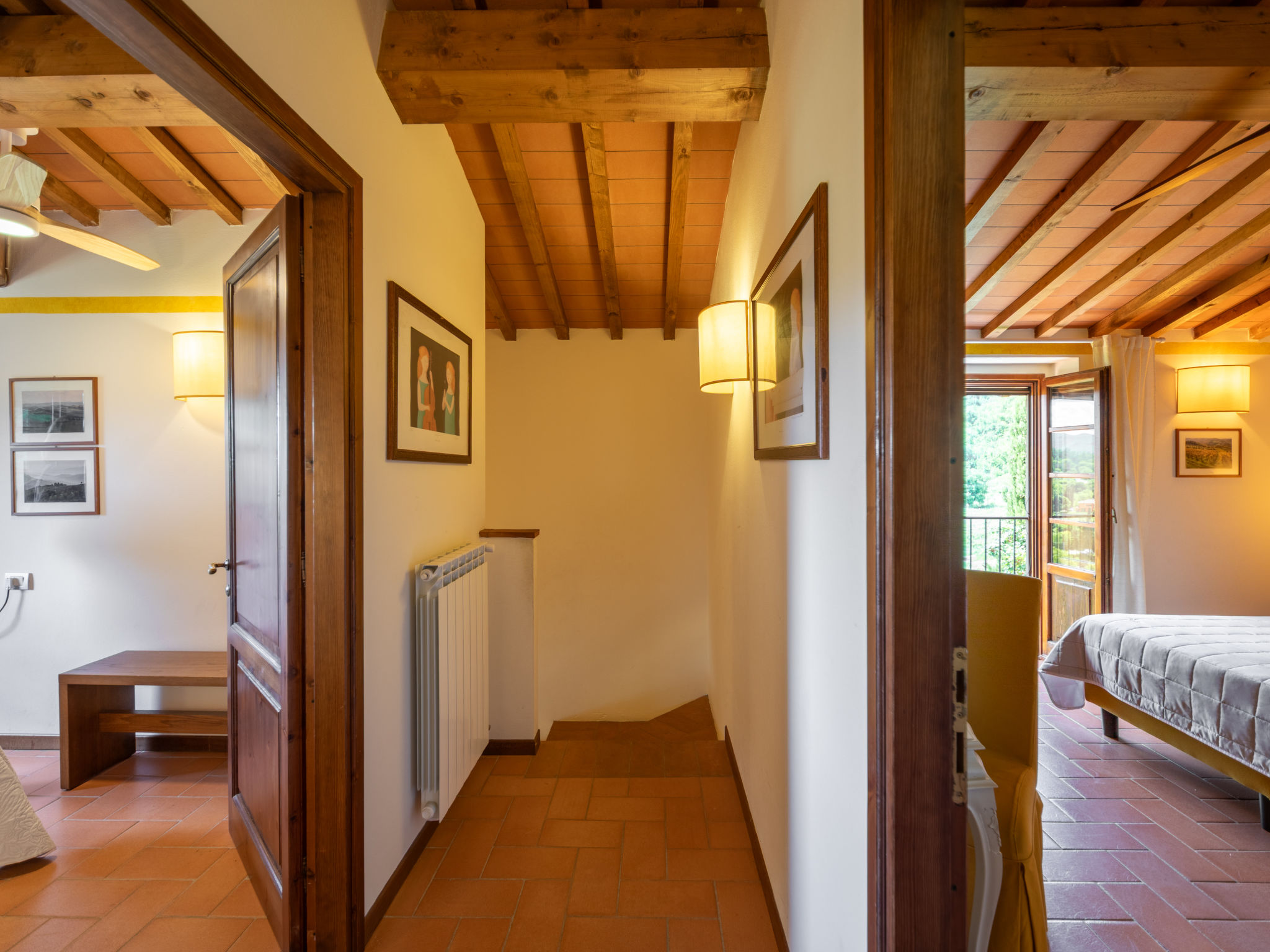 La Corte-Inside