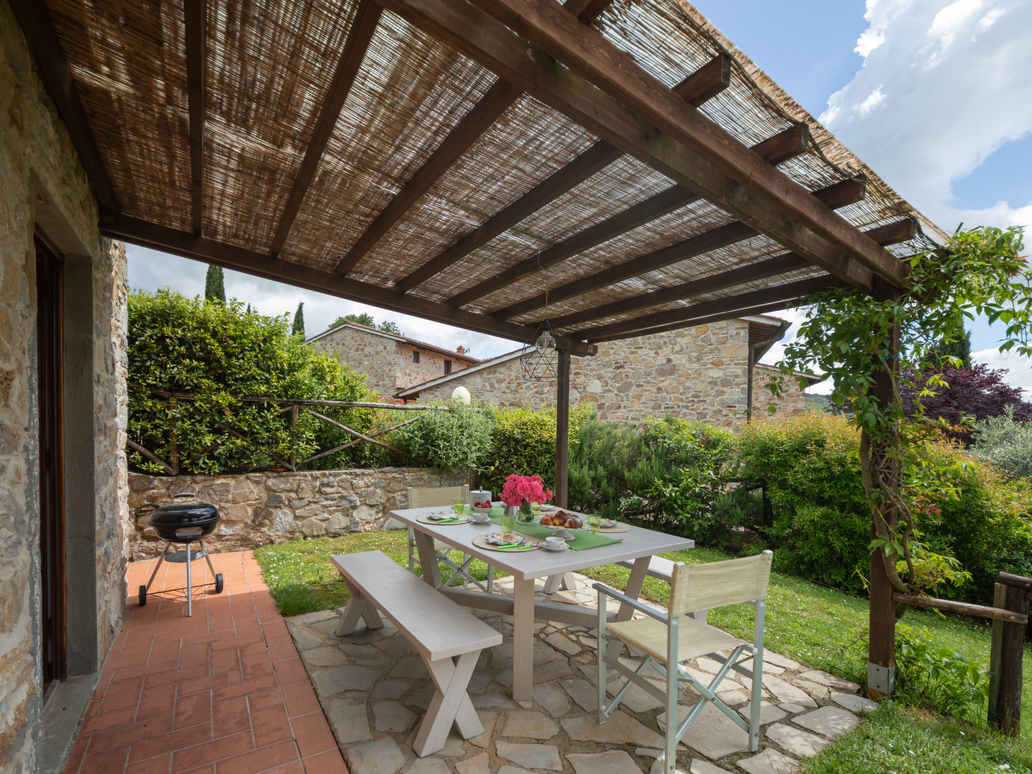 La Corte-Outside