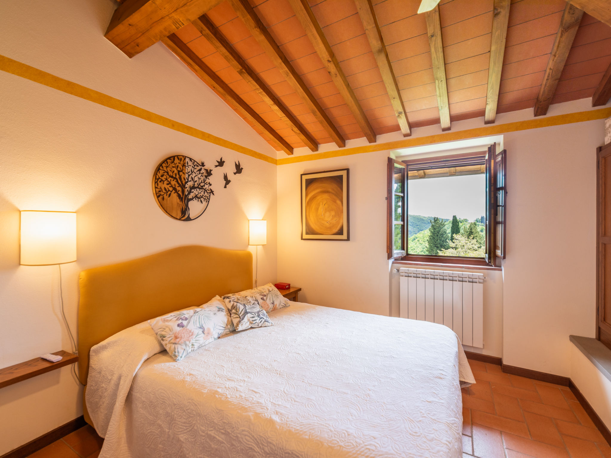 La Corte-Inside