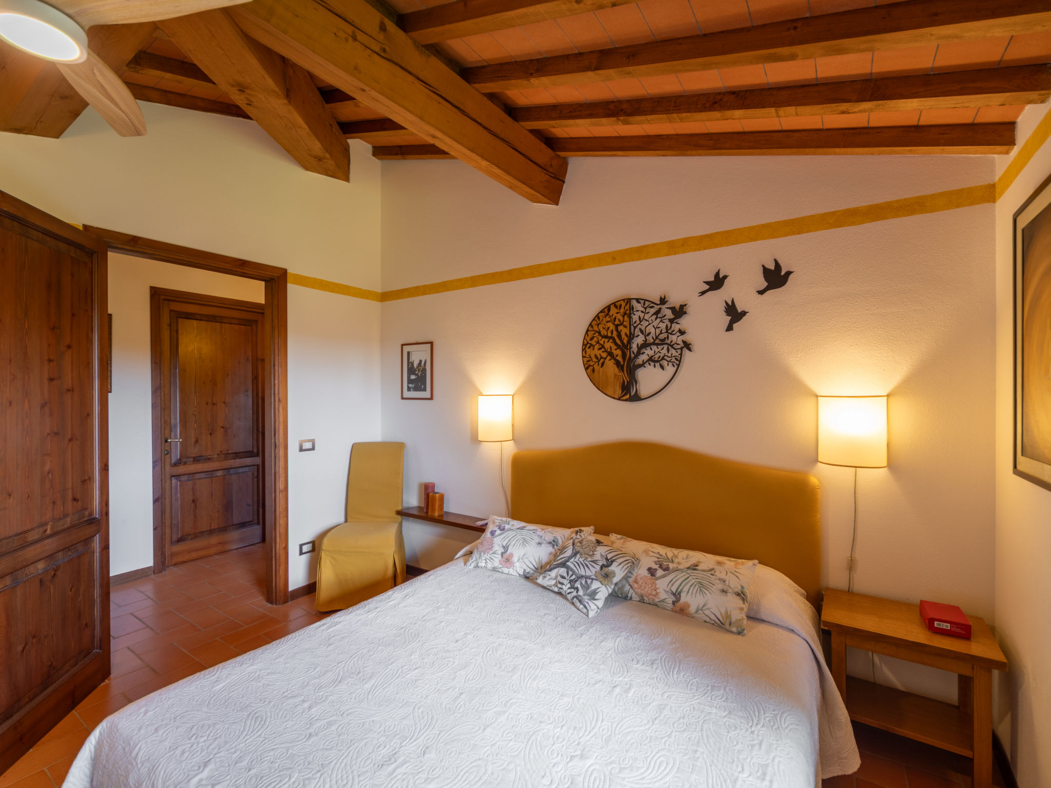 La Corte-Inside