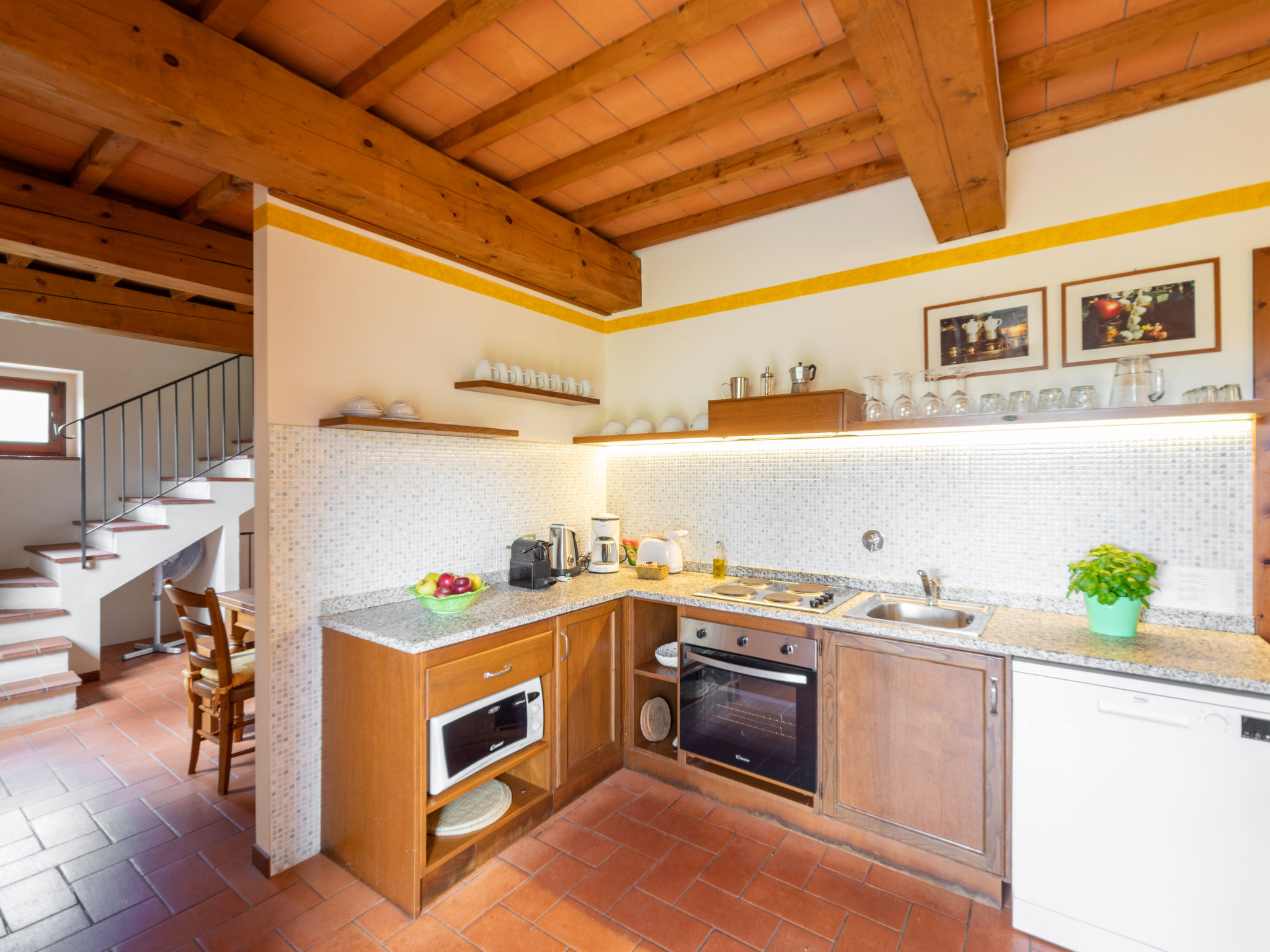 La Corte-Inside