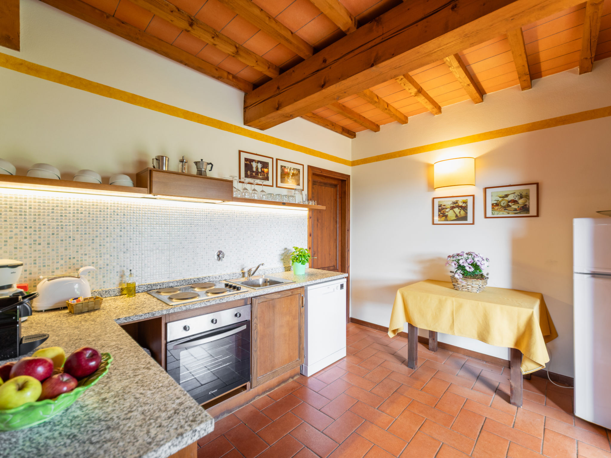 La Corte-Inside