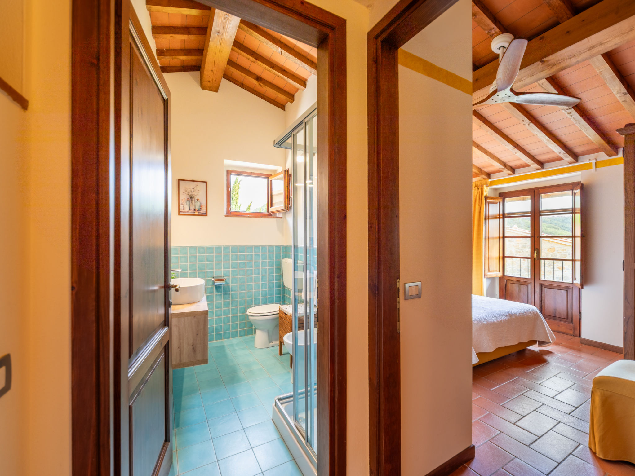 La Corte-Inside