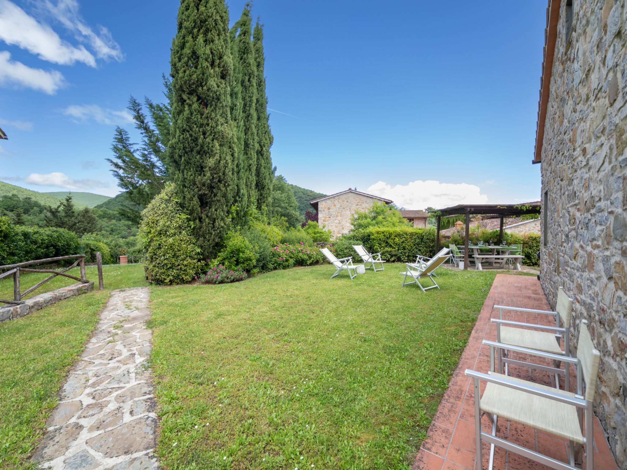 La Corte-Outside